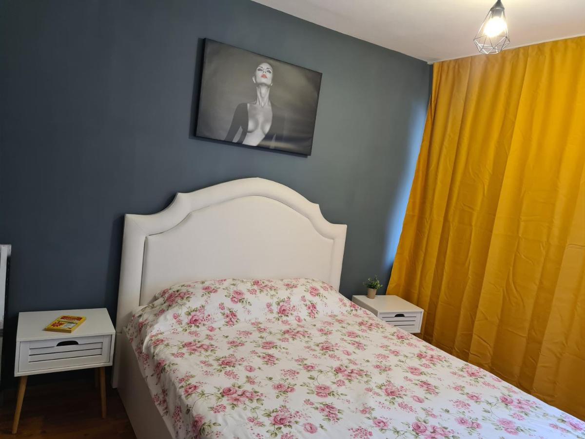 Mall Luxury Apartments Bacău Exterior photo